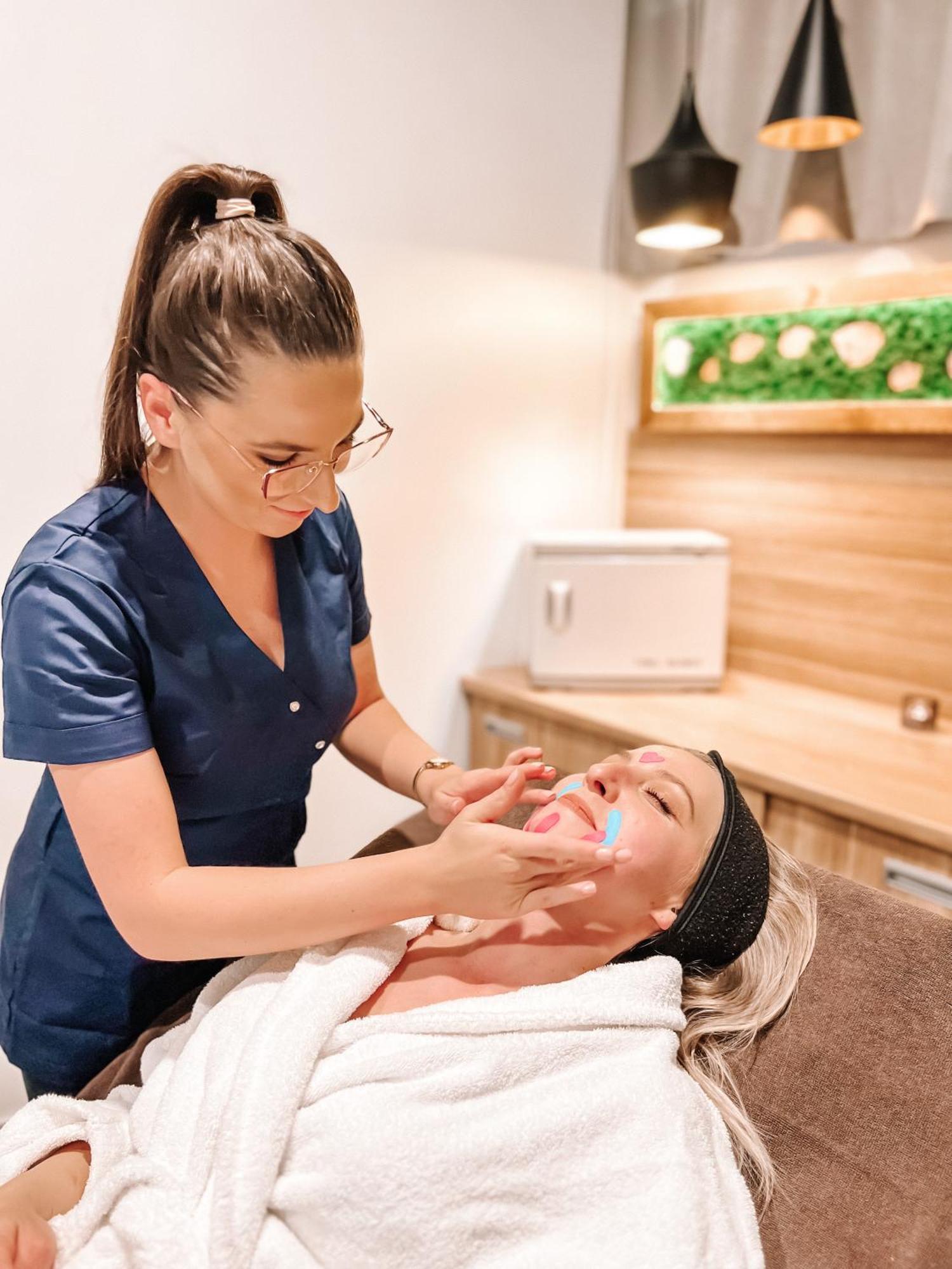Notera Hotel Spa 차르지코비 외부 사진